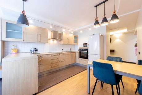 2к - квартира, 60.2 м², 10/10 эт.