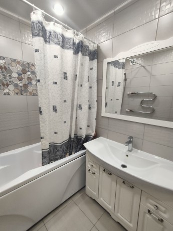 2к - квартира, 71 м², 2/18 эт.