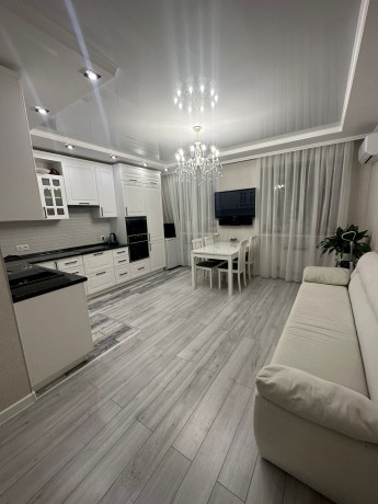 2к - квартира, 71 м², 2/18 эт.