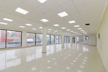 Торговое помещение - Коммерческая, 734.3 м²