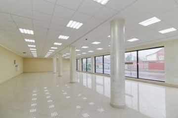 Торговое помещение - Коммерческая, 734.3 м²