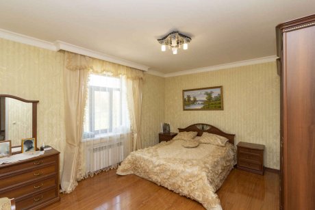 Дом, 460.3&nbsp;м², 15&nbsp;сот., 3&nbsp;эт.