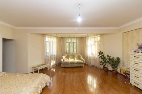 Дом, 460.3&nbsp;м², 15&nbsp;сот., 3&nbsp;эт.