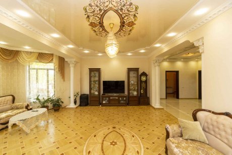 Дом, 460.3&nbsp;м², 15&nbsp;сот., 3&nbsp;эт.