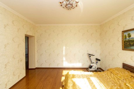 Дом, 460.3&nbsp;м², 15&nbsp;сот., 3&nbsp;эт.