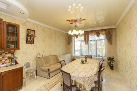 Дом, 460.3&nbsp;м², 15&nbsp;сот., 3&nbsp;эт.