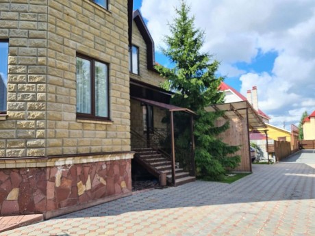 Дом, 427 м², 11 сот., 2 эт.