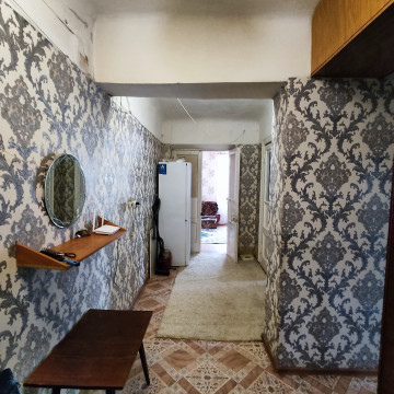 3к - квартира, 80 м², 2/2 эт.