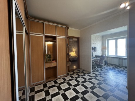 1к - квартира, 60 м², 8/10 эт.