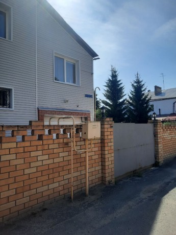 Дом, 200 м², 16.5 сот., 2 эт.
