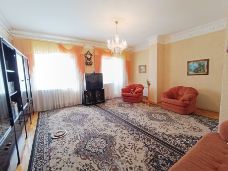 Дом, 276.8 м², 12 сот., 2 эт.